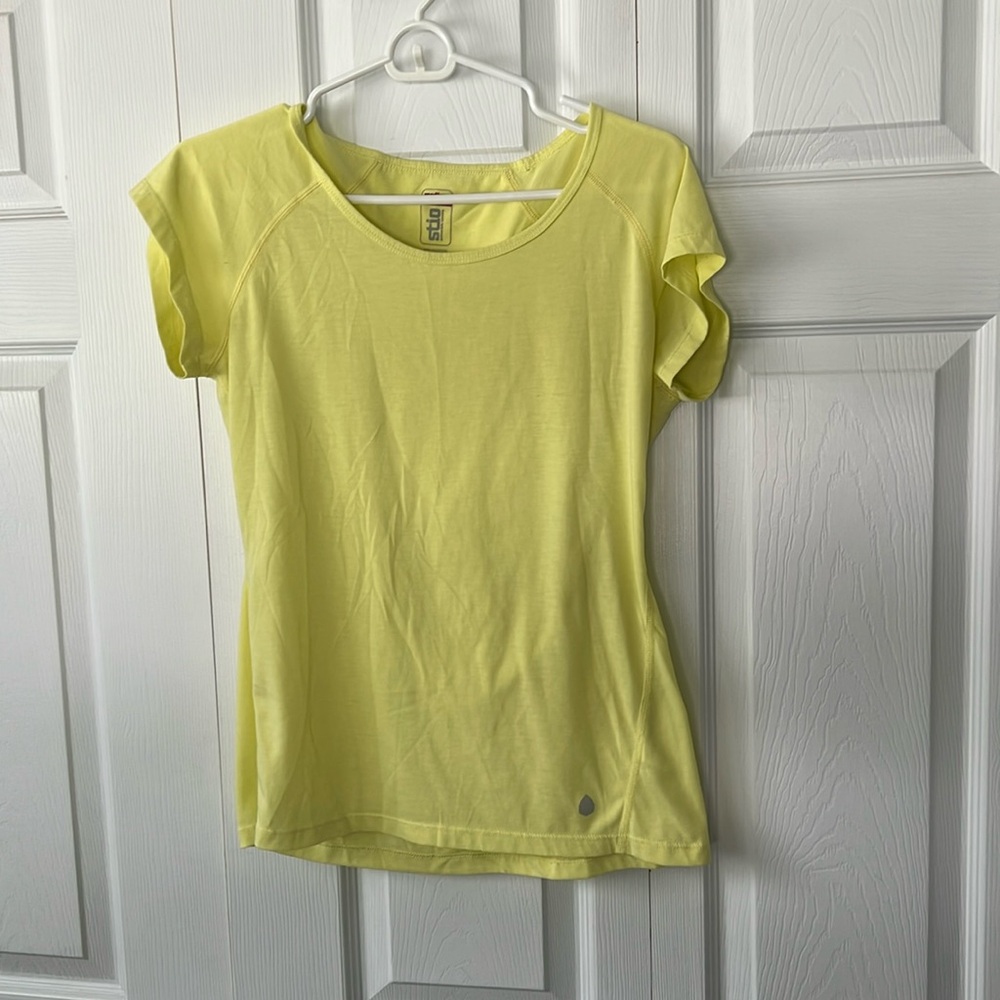 Stio - Short sleeved Tee - Sz Medium Yellow